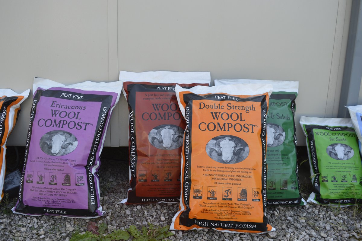 GrowWithKG's tweet photo. Peat-free compost made from sheep's wool and bracken - find out more in the latest issue of KG, on sale on Tuesday 31 December. #compost #Dalefoot https://t.co/wdMMFJR4hL