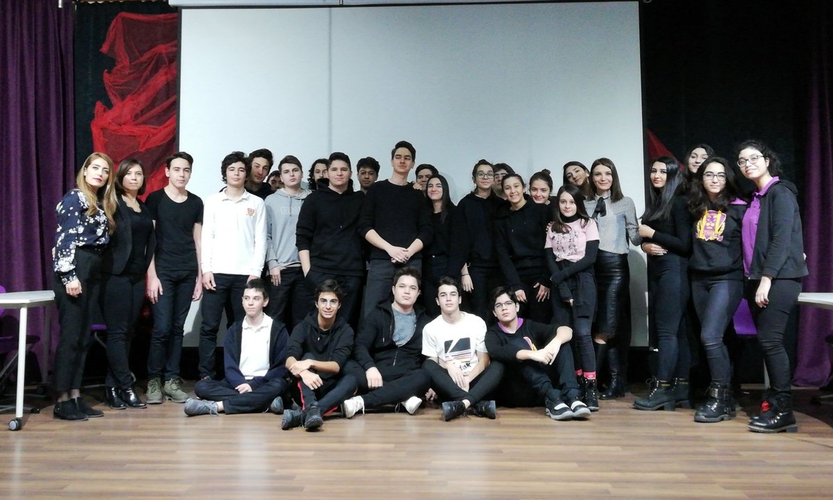 "Uğurlu Münazara"da çeyrek final tamamlandı. Yarışmaya katılan tüm öğrencilerime çok teşekkür ediyorum. 
Yarı final 26 Şubat 📣
@YasamkentUgur 
@yankin_necati 
@ugurluedebiyat 
<a href="/cevdet_eyuboglu/">Cevdet Eyüboğlu</a> 
@RTekesin 
@SemraKanbolat 
<a href="/esrabozkurt121/">esrabozkurt12</a> 
<a href="/SelinKaradeni15/">Selin Karadeniz</a>