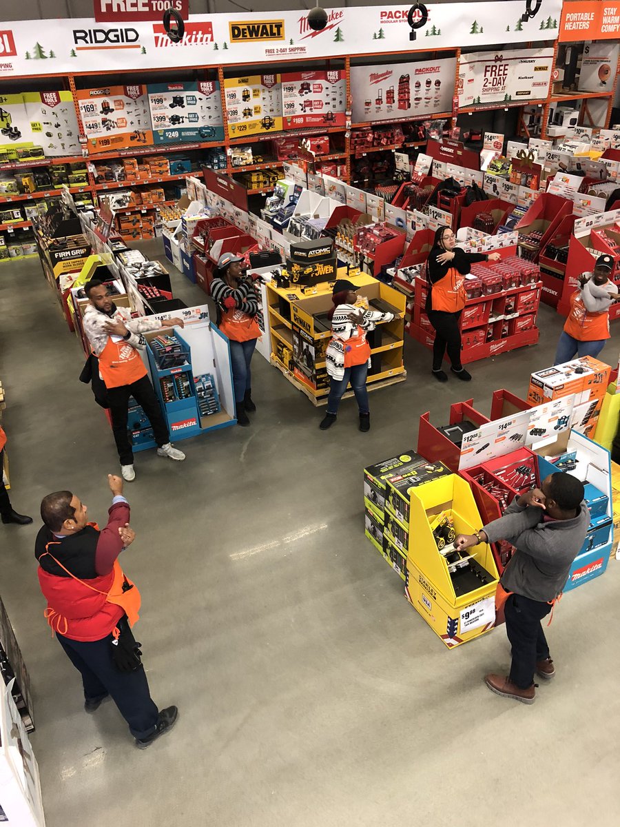 Starrett City stretch and flex!!! <a href="/CiniglioR/">Ray Ciniglio</a> #NYM30daystretchandflexchallenge