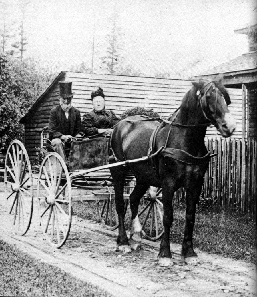 ONtransport's tweet photo. #TransportationThrowback Check out this image of a couple going to Markham in a horse-drawn carriage back the late 1800s!
#FBF https://t.co/kCNRWNEiCV