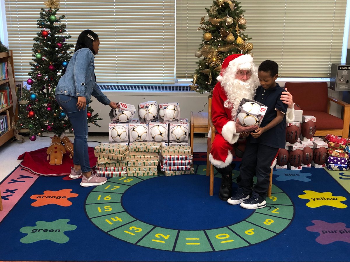 Walker_SpiveyEl's tweet photo. Guess who’s in the building @TheWalkerSpivey ?? #theredsuit Happy Holidays! @CumberlandCoSch https://t.co/QUbfWRpZG0