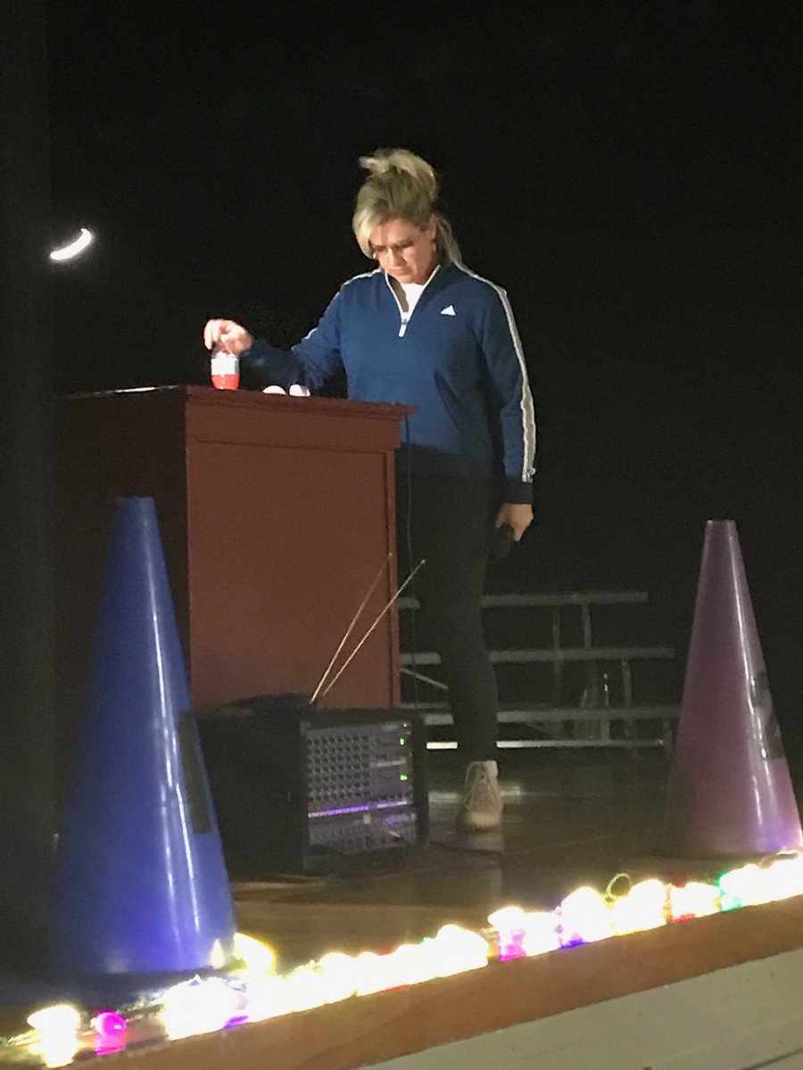WBESbears's tweet image. Mrs. Williams rocked as our PBIS Dance Party DJ!  WB students celebrated their Responsible, Respectful, and Safe behavior!  #orsrocks