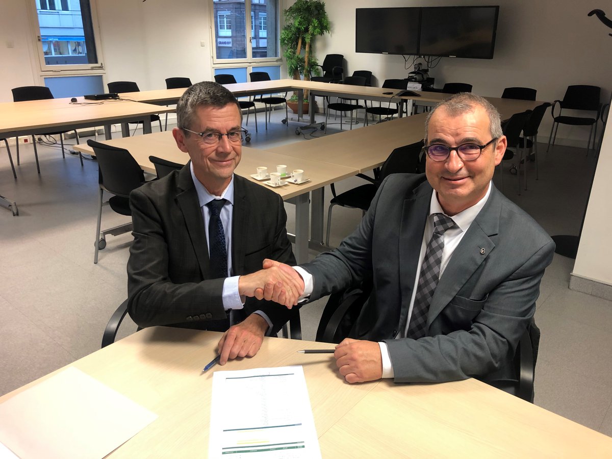 C'est officiel ! Domial agrandit son parc en rachetant 129 logements à #Molsheim auprès de <a href="/inli_officiel/">in'li</a> filiale du groupe <a href="/ActionLogement/">Action Logement</a> dédiée au #logementintermédiaire De quoi finir 2019 sur une note positive 😀