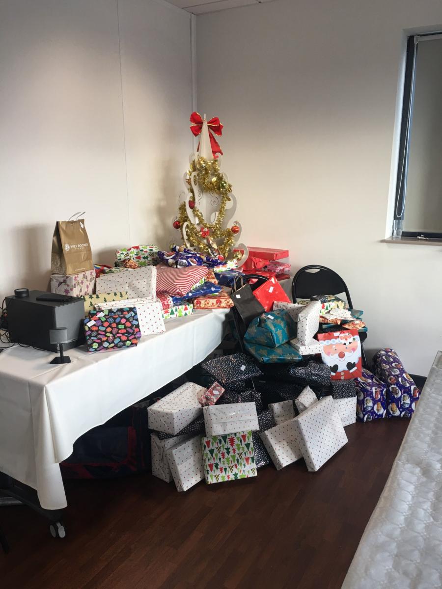 #Poleemploidouaigayant
106 cadeaux de Noël pour les enfants et parents de la maisonnée de DOUAI. Faire plus pour ceux qui ont le plus besoin. Merci Christelle  #sophiepalisse