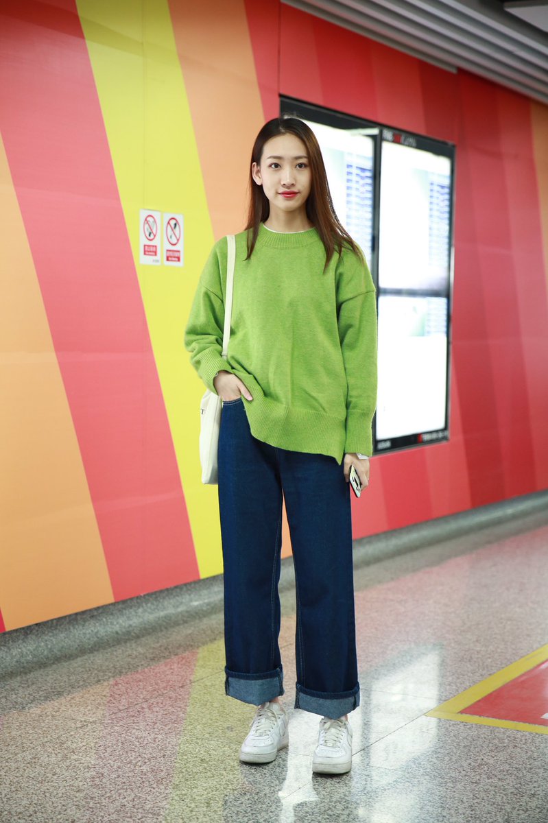 streetpfg's tweet photo. Fashion girls in street #どこのどなたかぞんじませんが
#instagramjapan #ig_japan #IGersJP #hueart_life #IG_PHOS
#RECO_ig #Pics_jp #pt_life_ #LINES_and_POINTS
#写真好きな人と繋がりたい #ファインダー越しの私の世界 https://t.co/J3OegD5ery