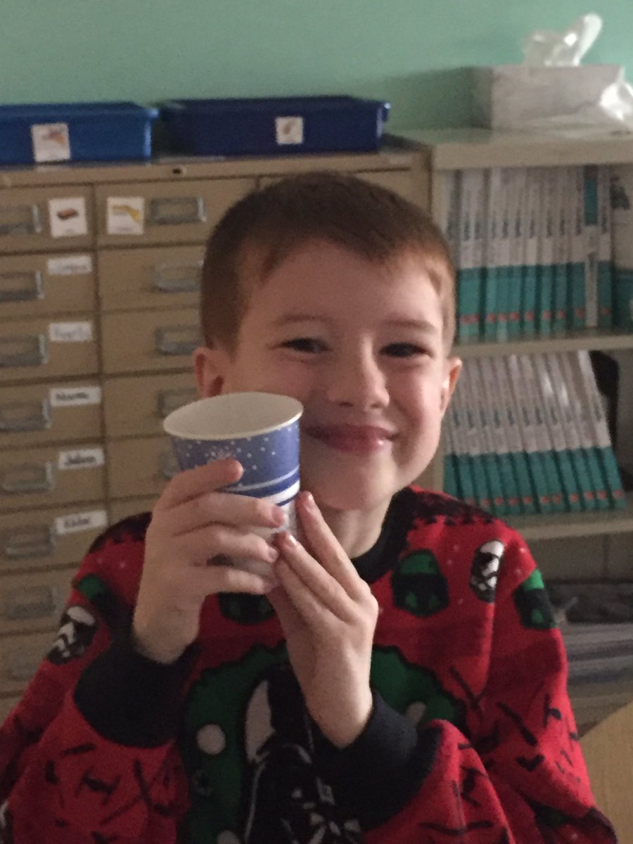 MitsdarfferD76's tweet photo. Enjoying a story by the  fire and drinking hot cocoa in Mrs. Eckerts room.  #D76Diamonds @AnneEckert6 https://t.co/n2Llir2I9k