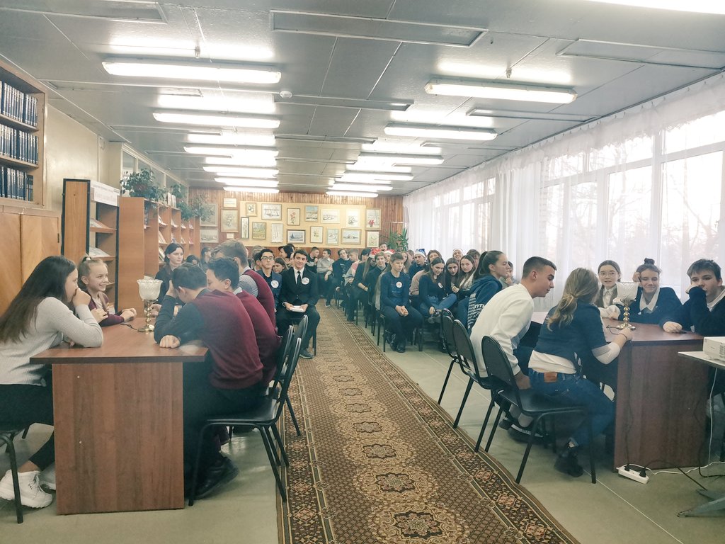 В библиотеке состоялся полуфинал районной интеллектуальной игры  Брейн-ринг на тему "Весь мир театр..." посвященной году театра в России