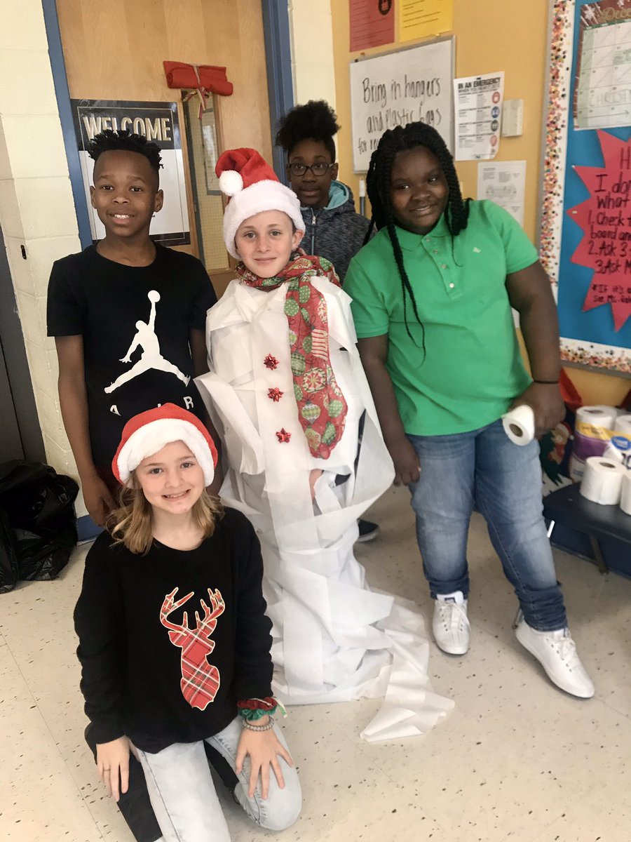 misskjohnson7's tweet photo. We had the best time at our winter party! @columbiaeschool https://t.co/azXuJzHBvX