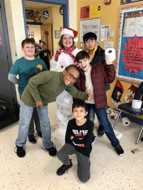 misskjohnson7's tweet photo. We had the best time at our winter party! @columbiaeschool https://t.co/azXuJzHBvX