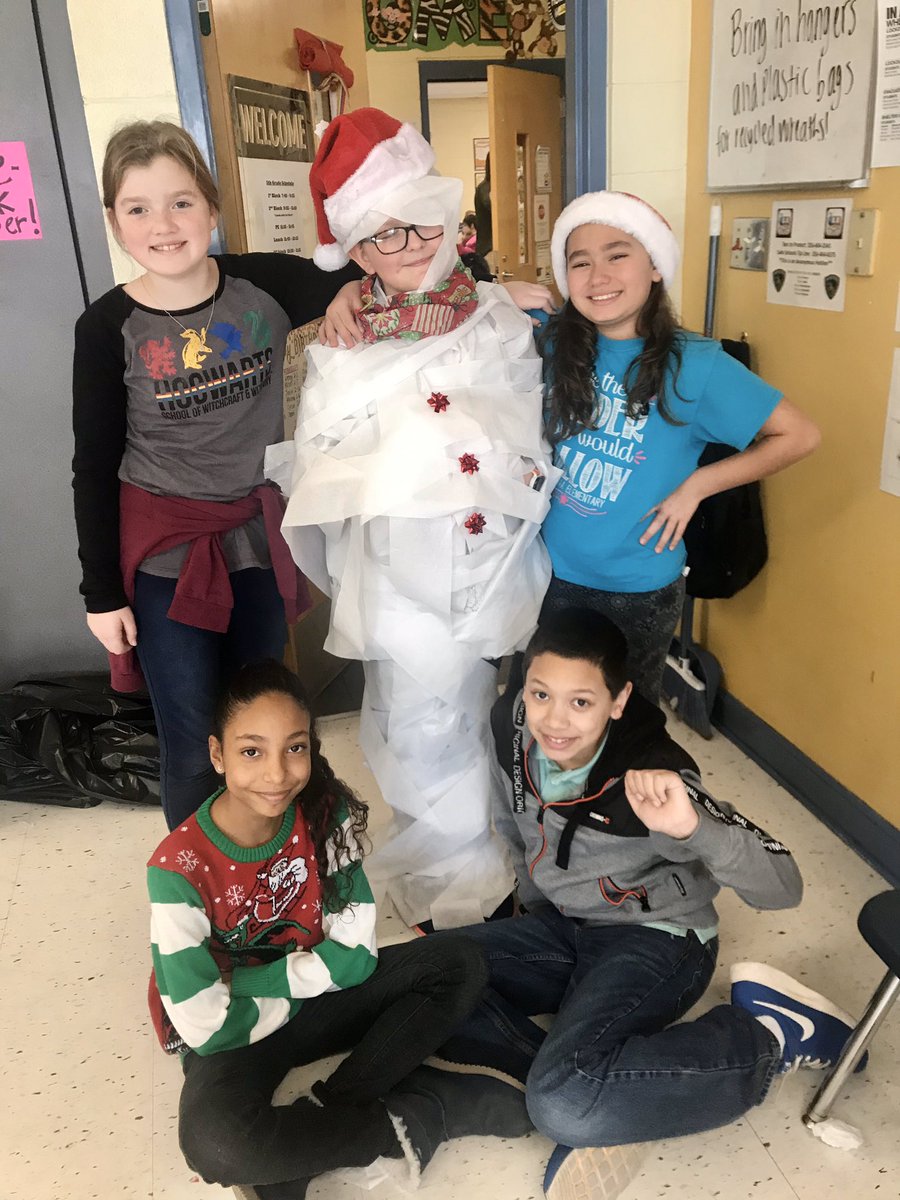 misskjohnson7's tweet photo. We had the best time at our winter party! @columbiaeschool https://t.co/azXuJzHBvX