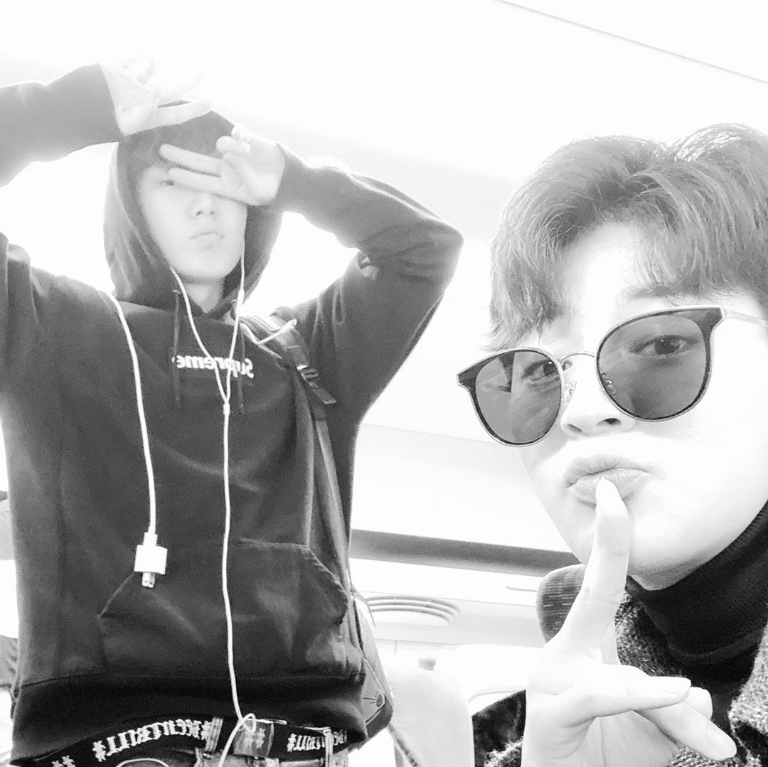 ikonic_ru's tweet photo. #iKON #iKONIC
#BeautifulBOBBYDay

Юнхён опубликовал новое фото в Instagram 💖

Подпись: "С днём рождения, Чживон!! Люблю тебя~!!" https://t.co/hqe2sBdav0