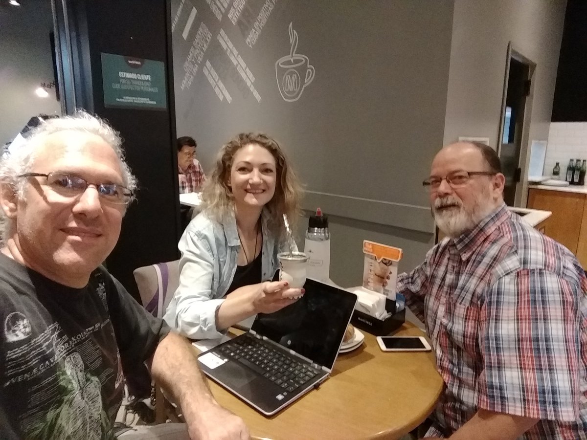 Nos juntamos con Nelson Bracesco y Karla Johan <a href="/SommelierdeMate/">KarlaSommelierdeMate</a> a tomar y hablar de mate. Muchas cosas pueden salir de acá !