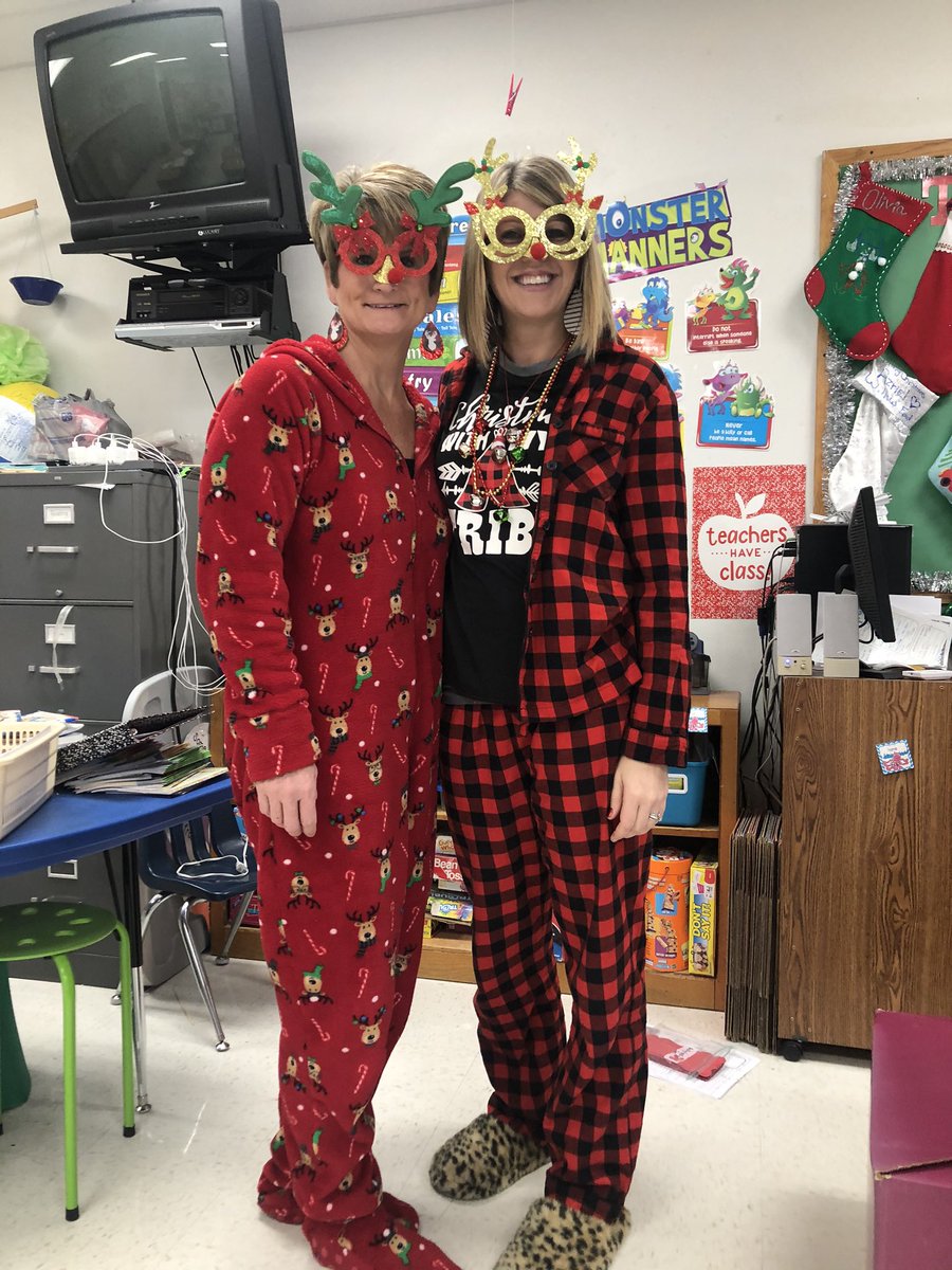 haake_kim's tweet photo. I have the best coworkers!! Fun filled week at NBE!! #wesclinwarriors https://t.co/CNUsuS715k