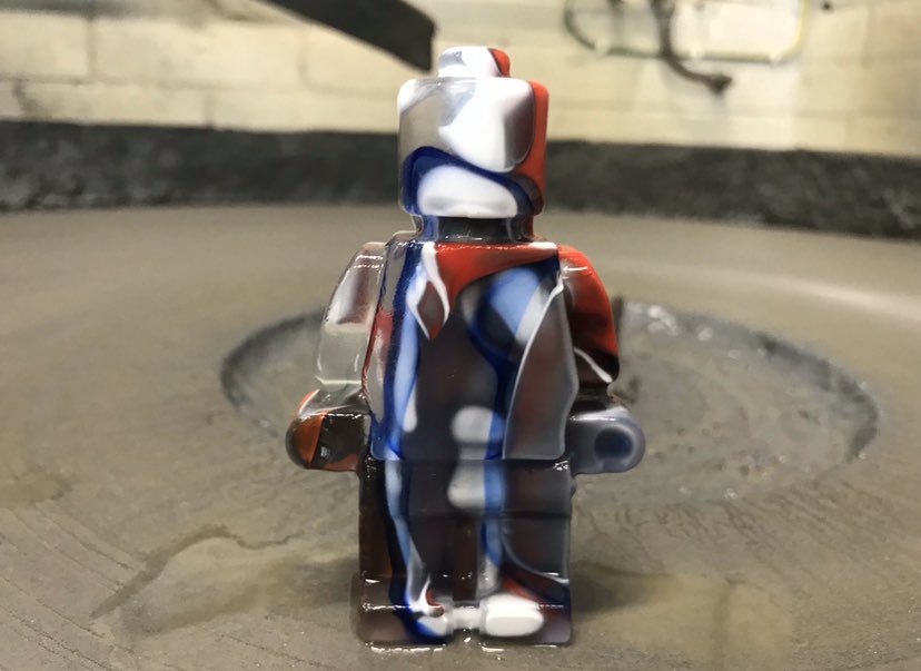 HGibsonGlass's tweet image. Work in progress... Coldworking a Sweet Nothing made from 100% recycled Glass 
@HGibsonGlass 
@ScotGlassSoc 
@CGSUK 
@ACID_tweets 
@GlassArtSociety  
#Coldworking 
#recycle