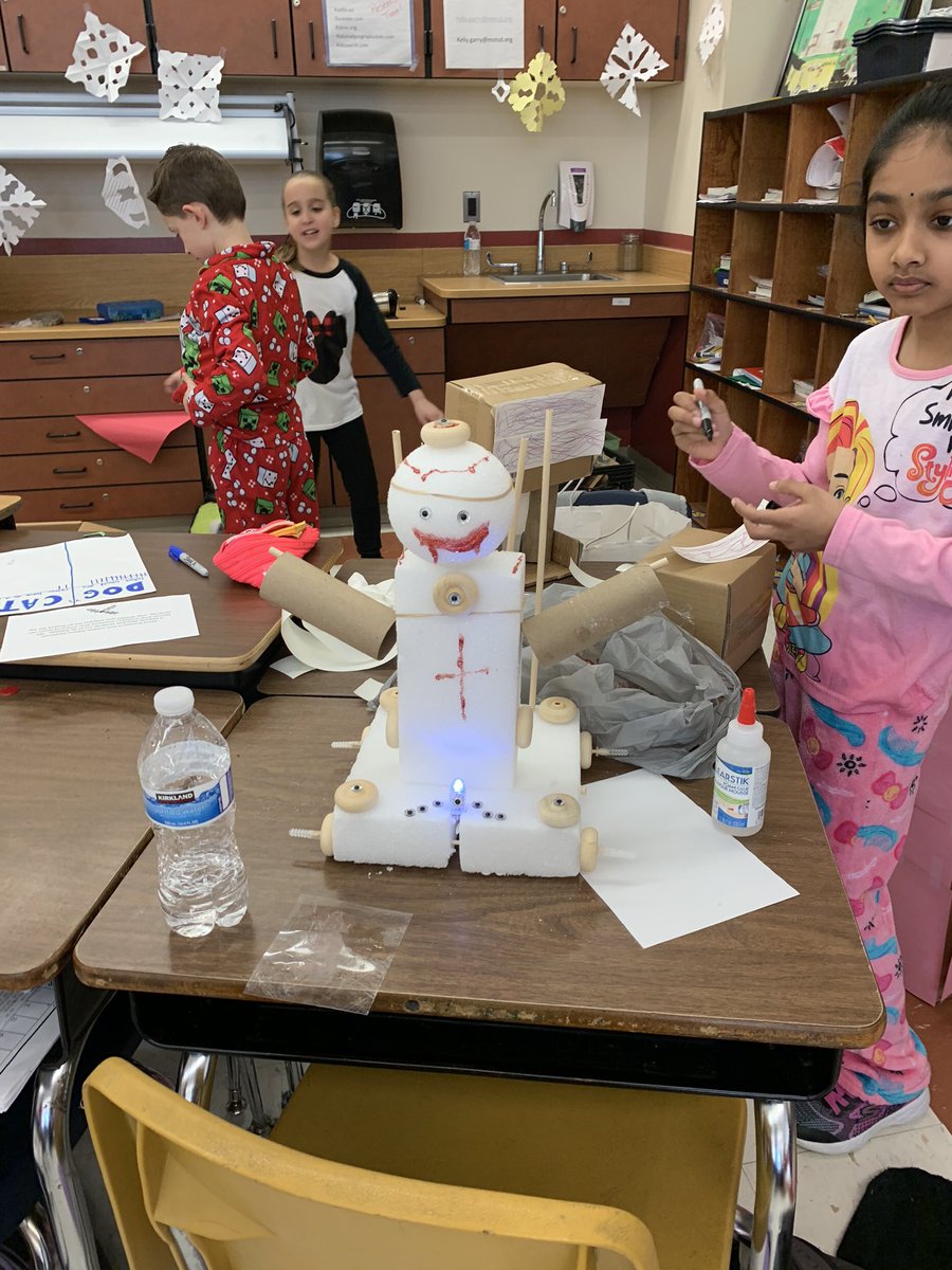 MrsPolglase's tweet photo. Inspired by Hour Of Code and a recent Time for Kids article, students designed and built robots to help out the CMS community. @MrsGarry3 @CMS4Learning #thisiscms #motsdhourofcode2019 https://t.co/kuwvqhHXgv