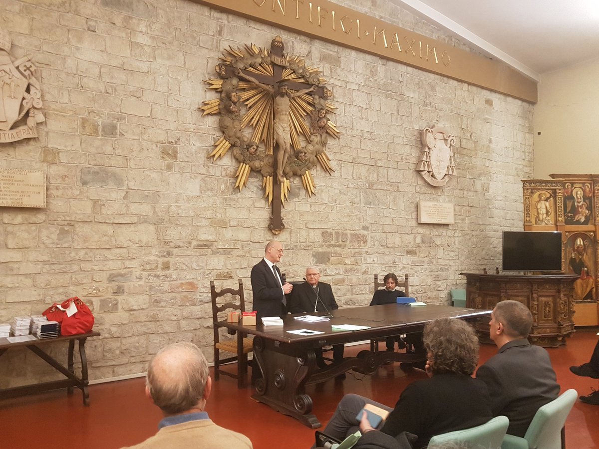OmarPiazza73's tweet photo. @confcoopbg svolge in quella che è una piacevole tradizione il Consiglio Provinciale nella alla presenza di SE Beschi Vescovo di Bergamo.
Una occasione per riflettere sulle origini e sullimpegno della nostra cooperazione https://t.co/oF0bS4Wxnr