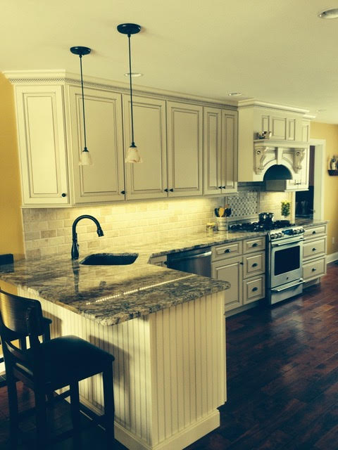 DFConstruction's tweet photo. You and your family spend a lot of time in the kitchen. Make your kitchen space beautiful and cozy with our help. We’ll work with you to create your dream space. https://t.co/3d8jwo5zHV https://t.co/IwL0QGnDit