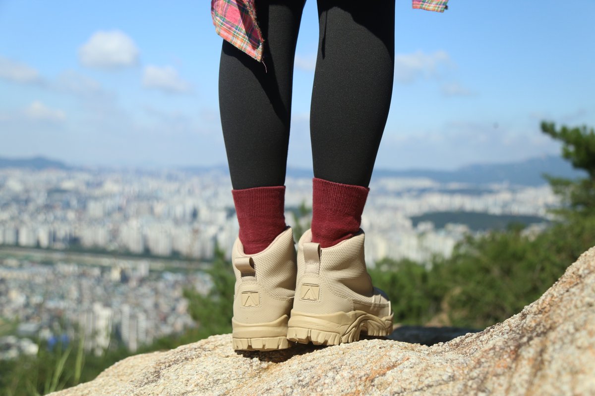 altai_gear's tweet photo. "The best view comes after the hardest climb."  💪🌄

Tag us in your next #ALTAI adventure and let's see who's #BornToOutperform! #OptOutside https://t.co/JU3QBjydQE