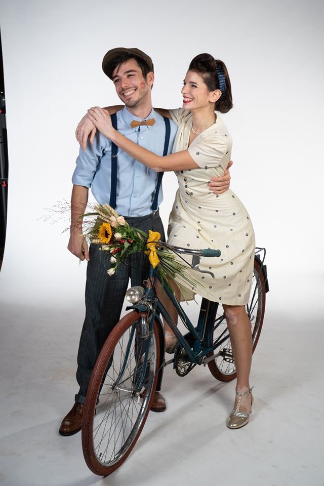 😍 [COUPLE ÉGÉRIE ANJOU VÉLO VINTAGE 2020]
On vous dévoile le off du shooting photo et le couple qui nous a le plus séduit pour la 10ème édition...
Louise et Thomas, élu couple le plus vintage !
RDV début 2020 pour découvrir l'affiche officielle 😀
Belles fêtes de fin d’année !