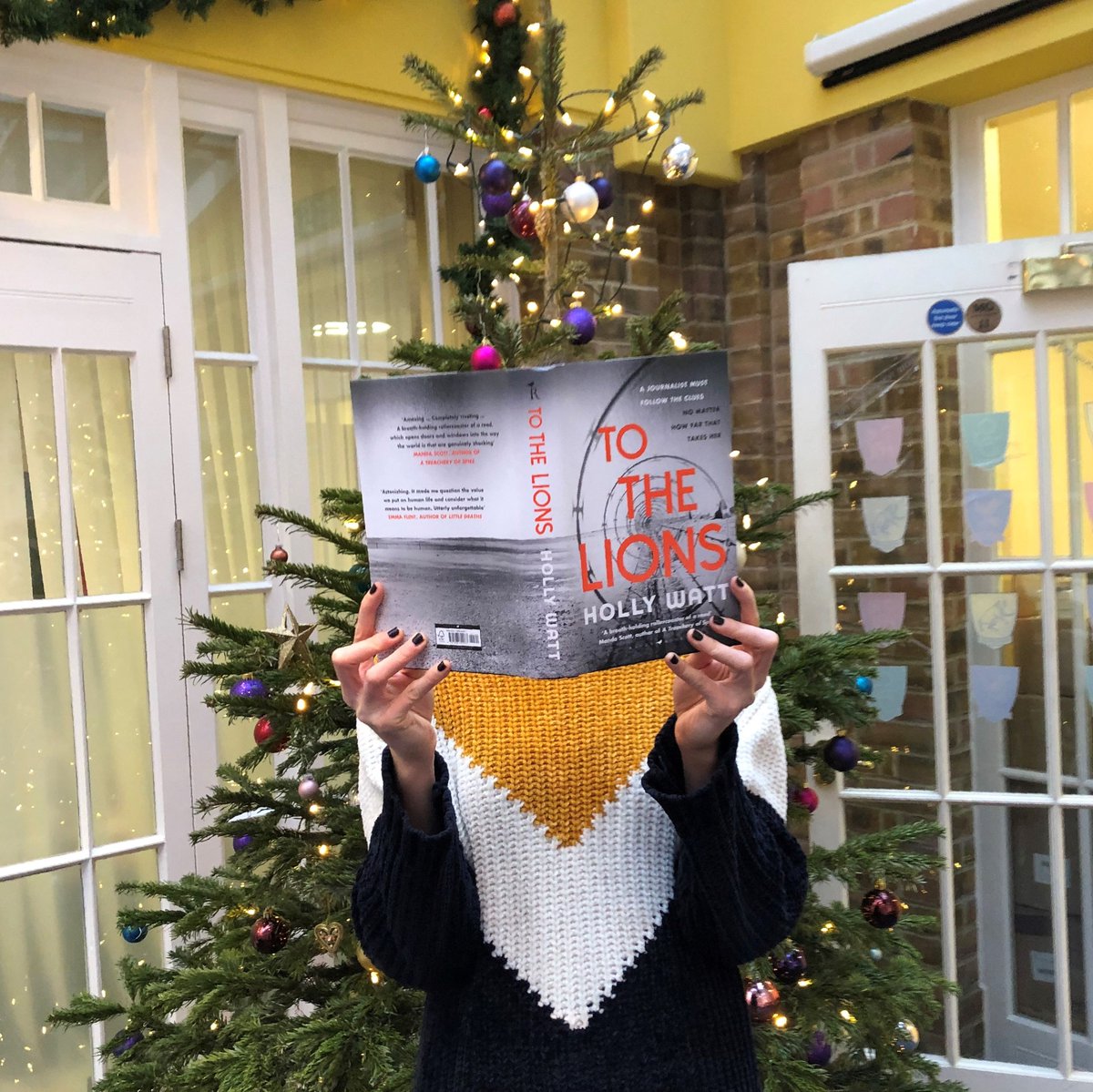 BloomsburyRaven's tweet photo. From @amy_donegan:
I'd recommend @holly_watt's award-winning #ToTheLions, based on Holly's own experiences as an investigative journalist, to anyone wanting a thrilling page-turner with a superb female protagonist #RavenRecommends https://t.co/3mODjMe5Gz