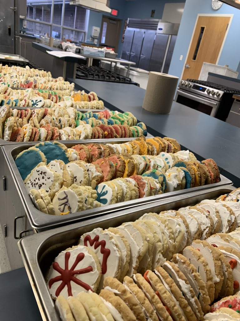 CrookCte's tweet photo. Crook County Culinary classes are spreading the Joy!!! A Cookie for everyone in the school!! Way to spread the Holiday Spirit!  #weareCC https://t.co/eKI21WnBjd