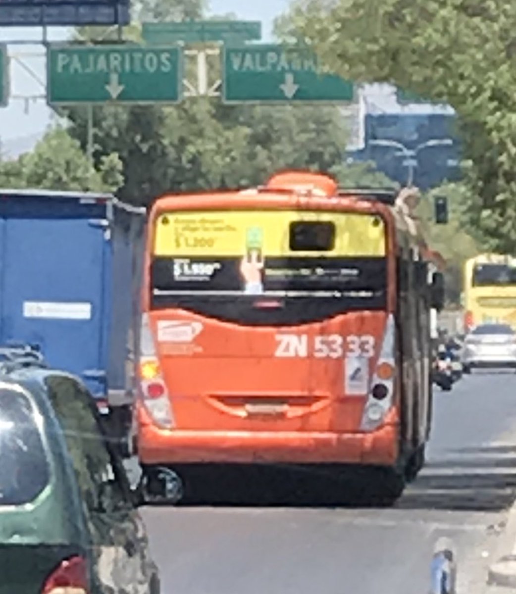 pasedelargo's tweet photo. Funen a este conchesumadre. Patente ZN5333. Por no abrir puerta y quedarse detenido en paradero Las Rejas, teniendo pasajeros en su interior. DIFUNDAN POR LA CHUCHA. @Transantiago @Red_Movilidad #CampamentoDignidad https://t.co/v5PKkWGTXr
