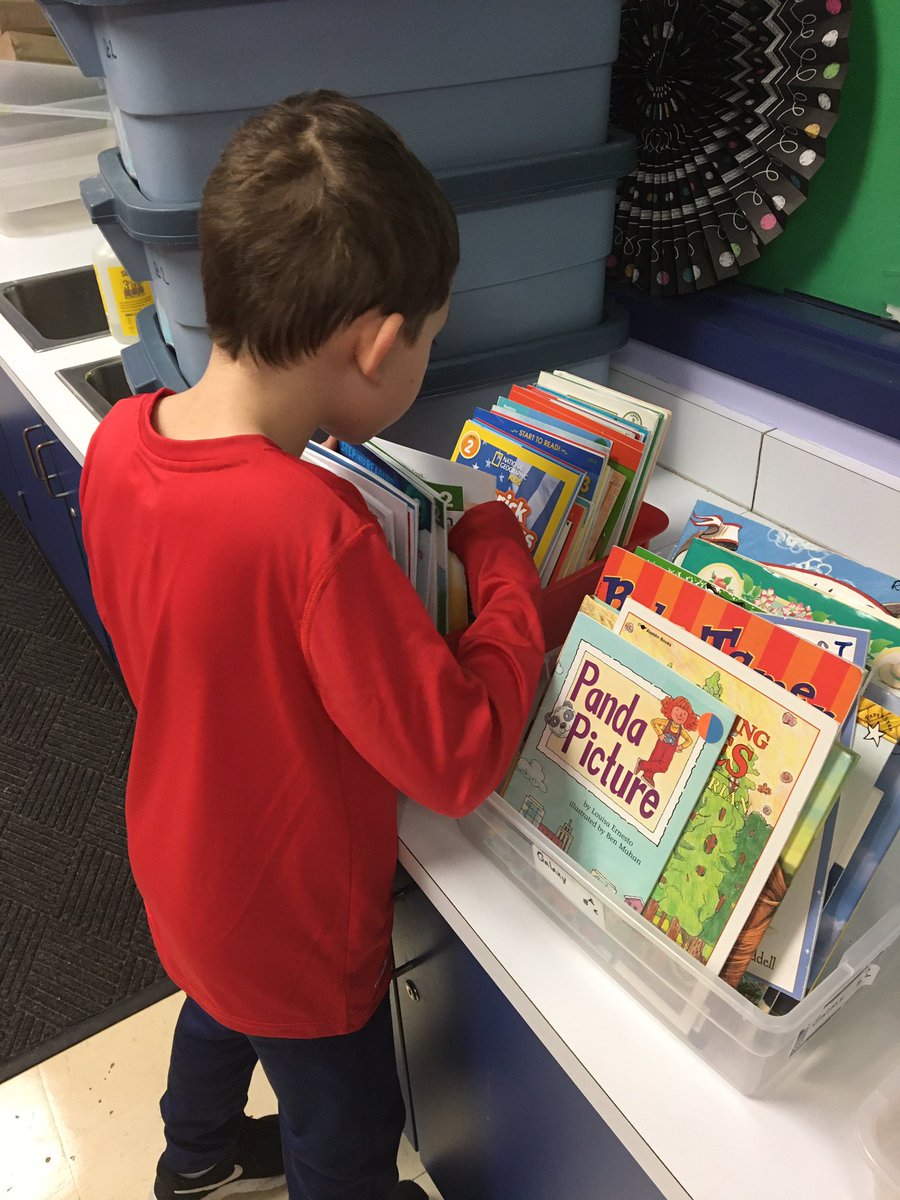 MrsShafferReads's tweet image. Thank you Bushy Park for your generous donation of over 400 books!  Our students were able to take home new books for winter break !! #kindnessmatters #literacyimpact #wearerunningbrook @hcpss_bpes @hcpss_rbes @PrincipalAJE @hcpsselemla