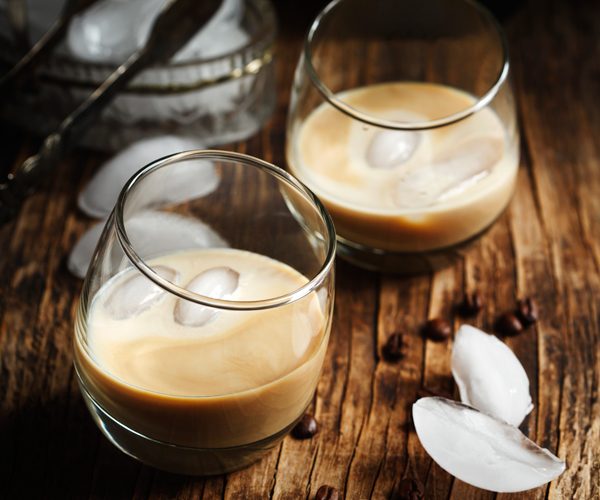 Tag the person you want to drink these chai cocktails with 🍹 #wetime bit.ly/2r5JTII