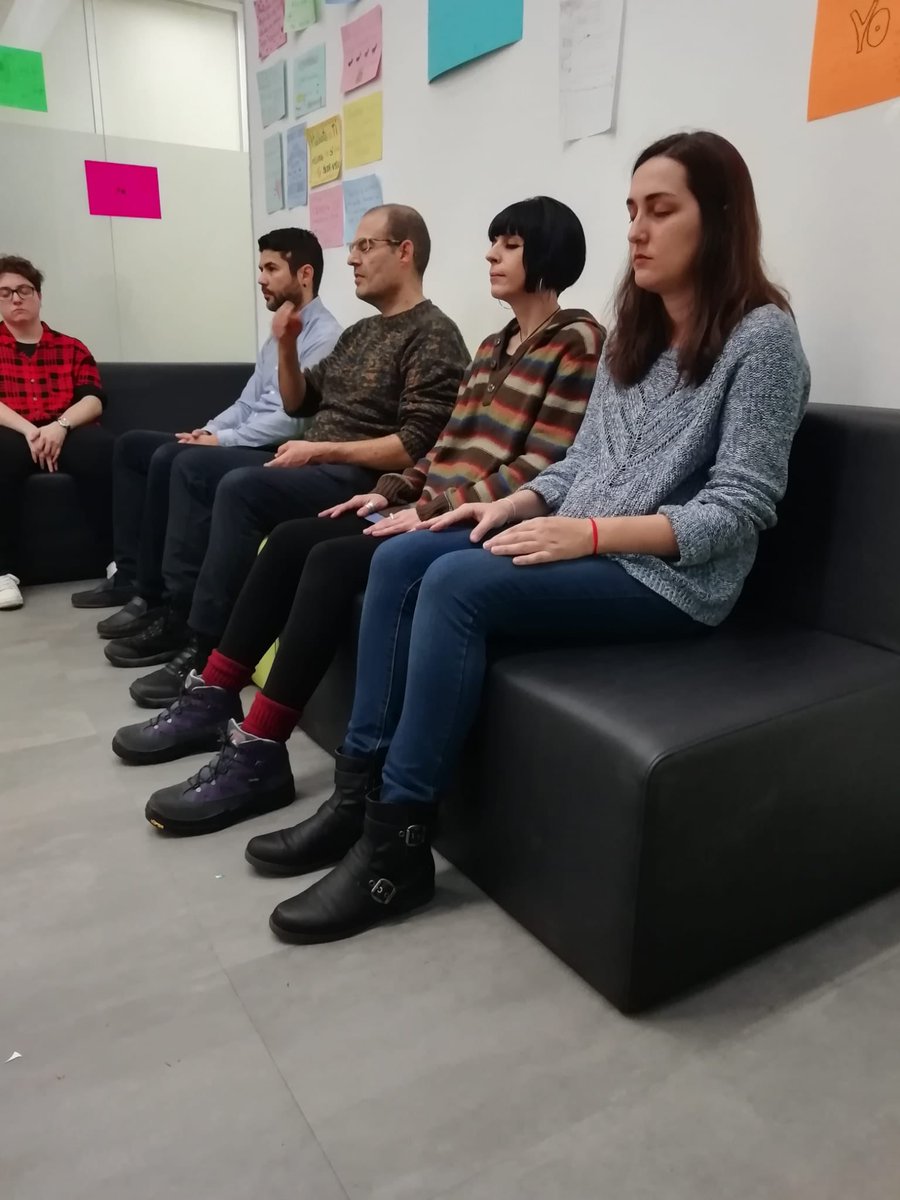 aotlp's tweet photo. Un ejercicio de respiración y #Mindfulness para conectar con el interior y con las emociones antes de empezar a expresarse a través del #ArteTerapia. @aotlp @AlderAlejandro #TLP #Borderline #Emociones #sanandoatravezdelarte https://t.co/R6UpgpmPbG