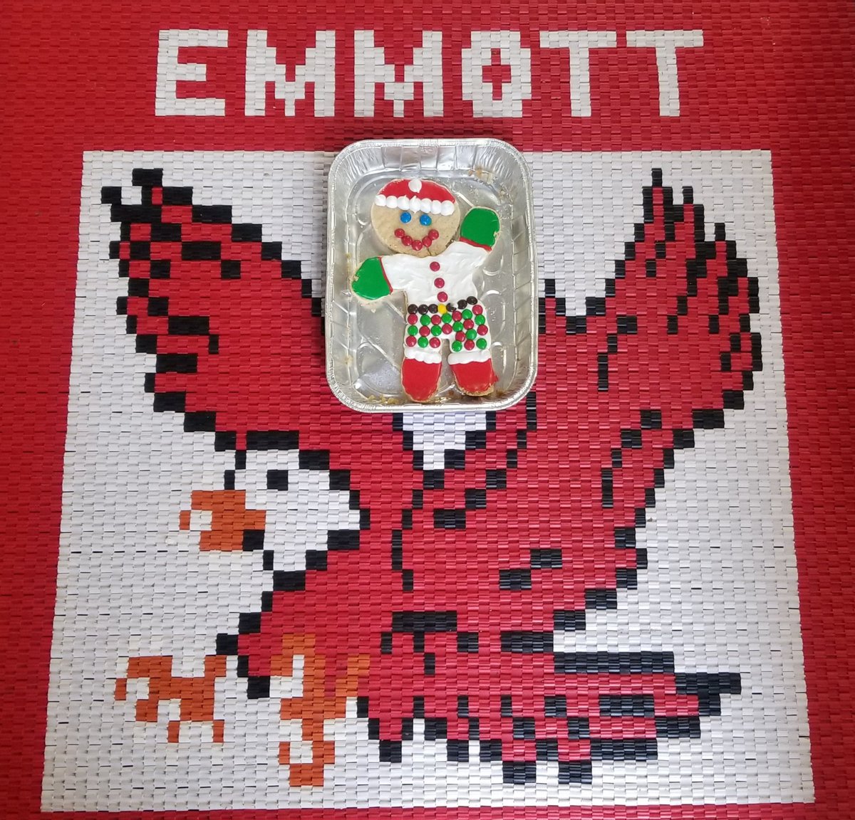 LMLkinders's tweet photo. Our gingerbread man is decorated...I sure hope he doesn't run away and get loose in the school! #kindergartenteacher #kindergartenlife #christmas #gingerbreadman @CFISDEmmott https://t.co/G8Ez8j0uM9
