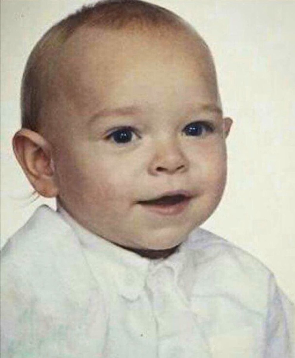 SLEAKtheGEEK's tweet photo. 🎄❤️ Happy Holidays, Post Fam!❤️🎄 @rriproarin @PostMalone @jodiepost #Posty #RichPost #PapaPost 👏🏻👏🏻👏🏻#PostFam #HappyHolidays #Festive #Christmas #PostMalone #AustinPost #YoungAustin #BabyAustin #BabyPost #PostFamily #MerryChristmas 🎄❤️ https://t.co/VGZ6y8KnSx