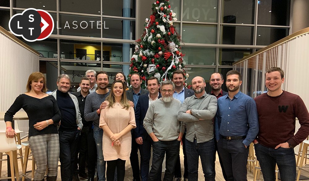 lasotel's tweet photo. Toute l'équipe @lasotel vous souhaite de très bonnes fêtes de fin d'année ! #telecom #fibre https://t.co/MYhkPwJRht