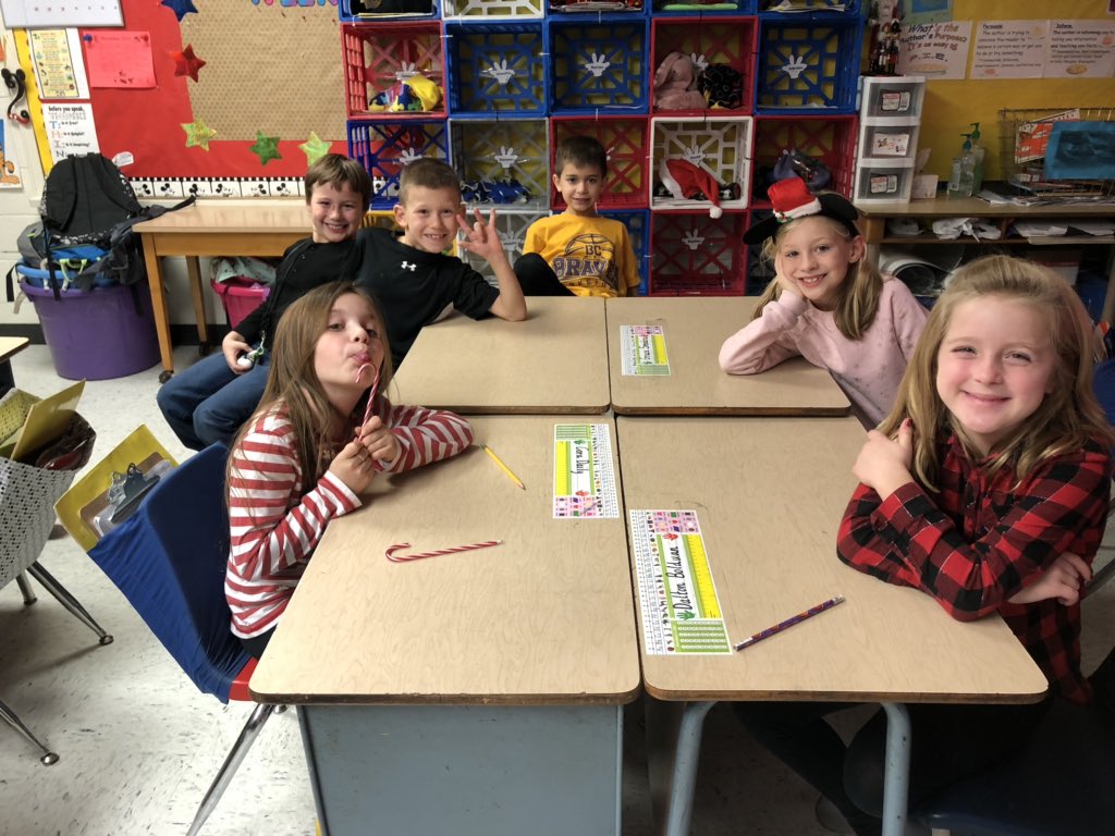 TillotsonH's tweet photo. Second graders studying about Kwanza. @BCBraves @LkruegerKrueger https://t.co/Alt3teU3KT