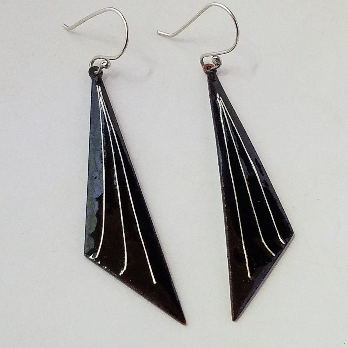minerockstudio's tweet photo. Dramatic black and silver geometric earrings, super dressy.  These are about two inches, and they have great "swing". https://t.co/4VrMPofddP
