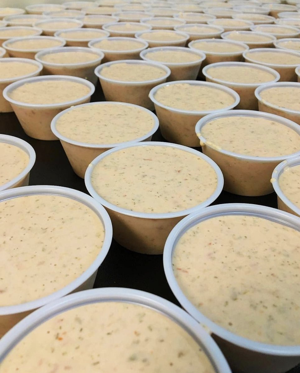 GrouchosDeli's tweet photo. Get lost in the sauce! 🤤 #Formula45 #Deli4Dinner https://t.co/hymY8bR9hB https://t.co/b7zByRaF1W