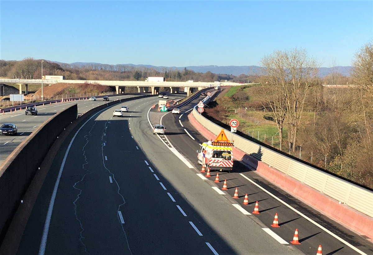 Jeudi, après 3 ans de travaux pour nos équipes du Centre Terrassement Alsace Franche-Comté, L’échangeur A36/RN1019 à Sevenans (Belfort) a été mise en service ! 🎉
Ces travaux ont été réalisés pour APRR avec VINCI Construction France TP Lyon, Eurovia Bavilliers et CLIMENT T.P.