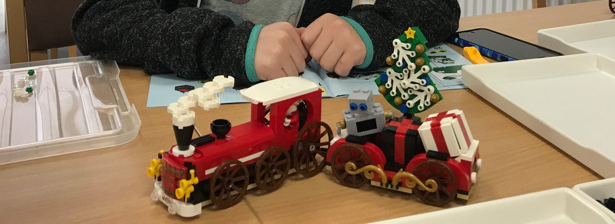 buildingjoyuk's tweet photo. Christmas special workshop earlier in Dec 🎄🎄  

Our builders had lots of fun together!! All our little patient builders were so smart and managed to complete their Christmas train project at the end. Excellent! 👏

#buildingjoy #cambridge #legotrain #christmas #learnthroughplay https://t.co/rxLSb6o7wP
