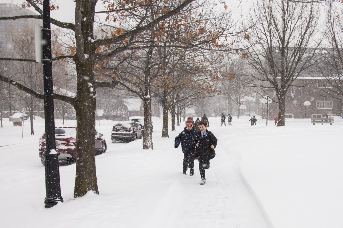 UCC_Community's tweet photo. Thank you for a wonderful 2019, #UCCcommunity! The College will be closed until Jan. 2 and classes begin on Tues. Jan. 7 - see you in 2020! ❄️ https://t.co/nNiY46Lm4q