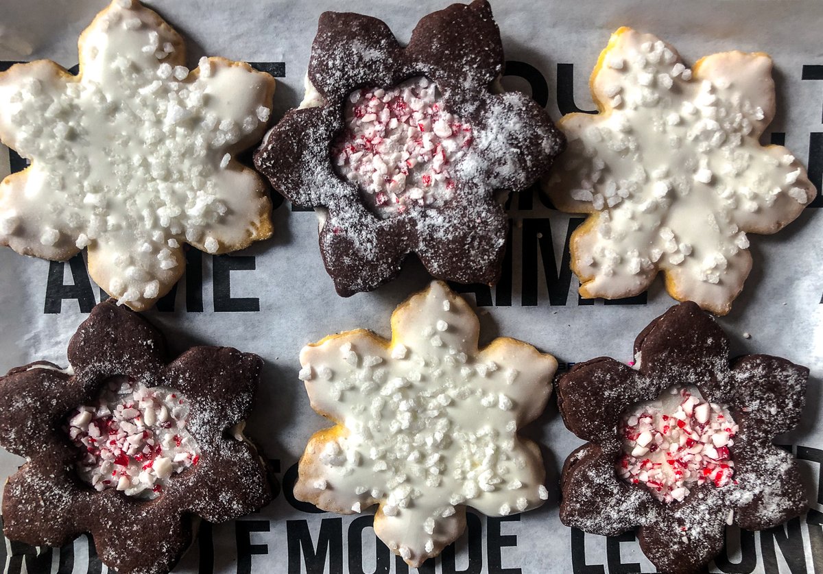rochambeaubos's tweet photo. There's no way you can "just have one"...🍪 #rochambeaubos #backbayisback
•
There's only two days left to place your holiday cookie order from our award-winning pastry team. We won't tell your friends &amp; family we made them... promise

Order: https://t.co/JoUbU7ao7f https://t.co/X8Zvobtg2Q