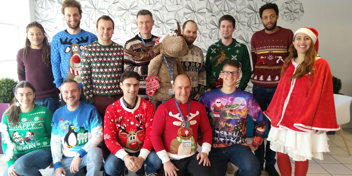 🎄 Aujourd'hui c'est la journée mondiale du pull de noël 🎅🤶! A cette occasion, un concours a été organisé au sein d'IRIS ! Voici un (petit) échantillon des plus "beaux" pulls de Noël ..
Joyeuses fêtes à toutes et à tous ! #christmassweater #UglyChristmasSweater