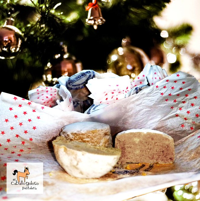 zaidacastillo51's tweet photo. #RT El Caballo Goloso @ElCaballoGoloso

¿Has probado nuestra tarta Red Velvet?.

Papá Noel lo tiene claro... 😁 

Celebra estas fechas con #repostería artesanal 😍😋😋😋👌

#Pastelería #ElCaballoGoloso #Torrelodones #Madrid #Confitería https://t.co/6Jj3c4Z5Wh