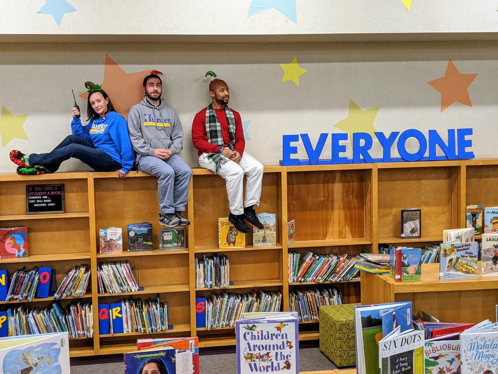 MrsKWilliamson's tweet photo. Hunter magic is for EVERYONE! Can you find our staff elves spreading cheer today? #HunterMagic #ElfieChallenge @HunterPrincipal https://t.co/355zx8N2yn