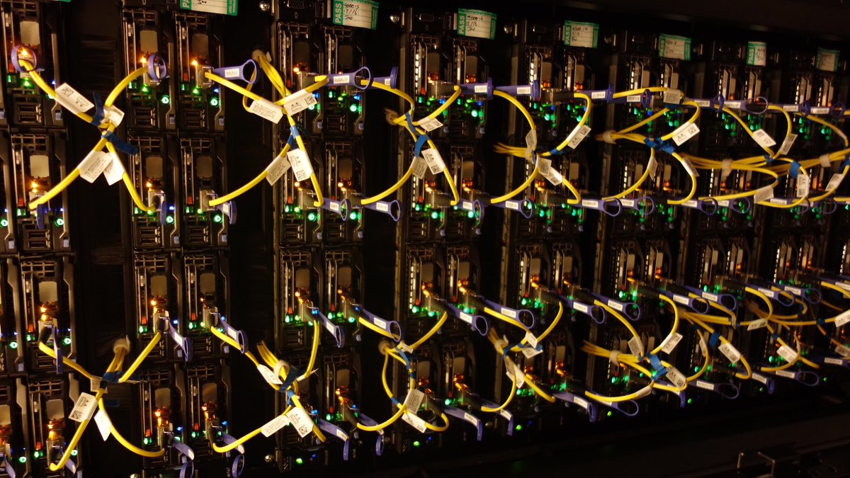 DouganGroup's tweet photo. A super trip to @UniversityLeeds supercomputer for Creative Labs with @stephenhurrel @BraggRoyceLeeds @UniLeedsCulture #CreativeBragg https://t.co/f3U5jDfpdF