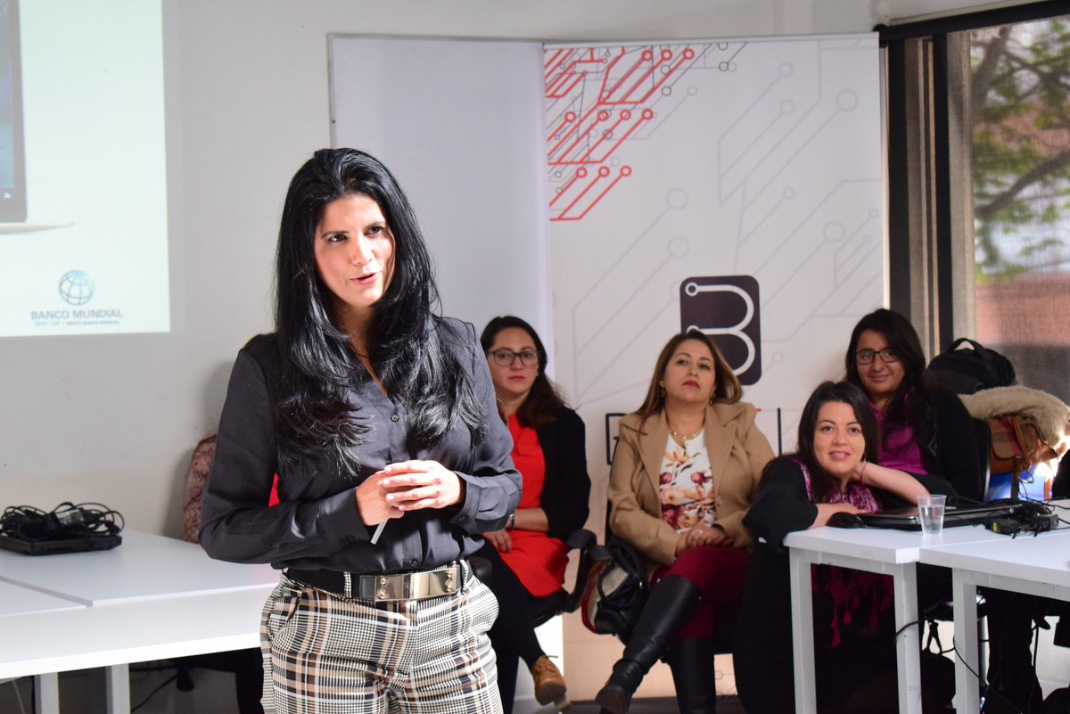bictia's tweet photo. Las alumnas de #SoyProgramadora presentan su proyecto final, la creación de una página web funcional, trabajando en equipo e implementando los lenguajes de programación y demás plataformas aprendidas en estas 14 semanas.

@BancoMundial @investinbogota @camaracomerbog @bictia https://t.co/VHIJDSkAg6