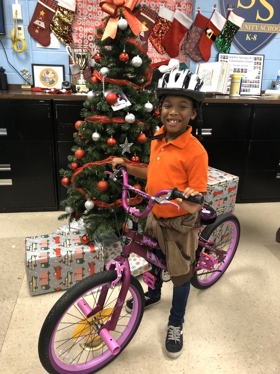 SSK8Tampa's tweet photo. G3 bike donation at #SSK8 to reward some of our awesome students. #HappyHolidays #keystosuccess https://t.co/V78YMHLytM