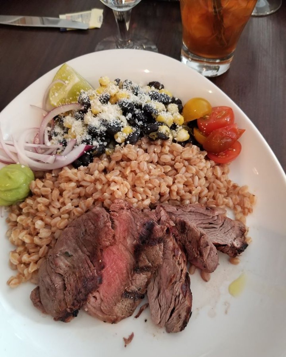 BlueFinPortland's tweet image. Thank you Bill Bartlett for the review!
"Had the clam chowder and Steak &amp;amp; Farro BlueFin Bowl today for lunch. Chowder was hot and creamy and the Bowl was yummy. Nice boutique hotel with valet, small restaurant with very good service.
I will definitely be back!"