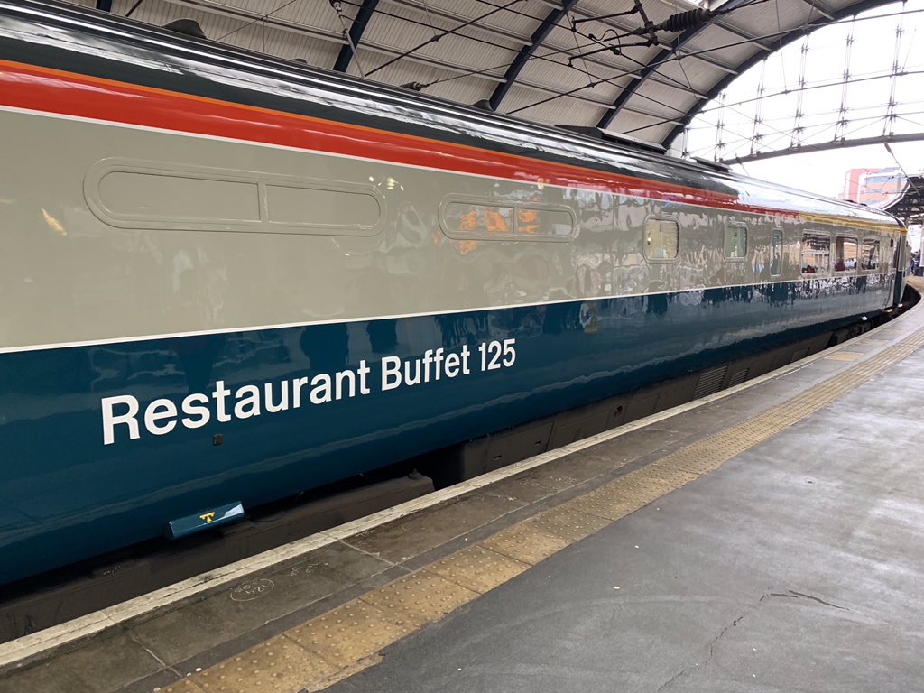 Have actually turned into a #TrainSpotter watching the @LNER HST on its #LetsGoRoundAgain tour at #Newcastle today, amazing scenes for the old girl in the toon