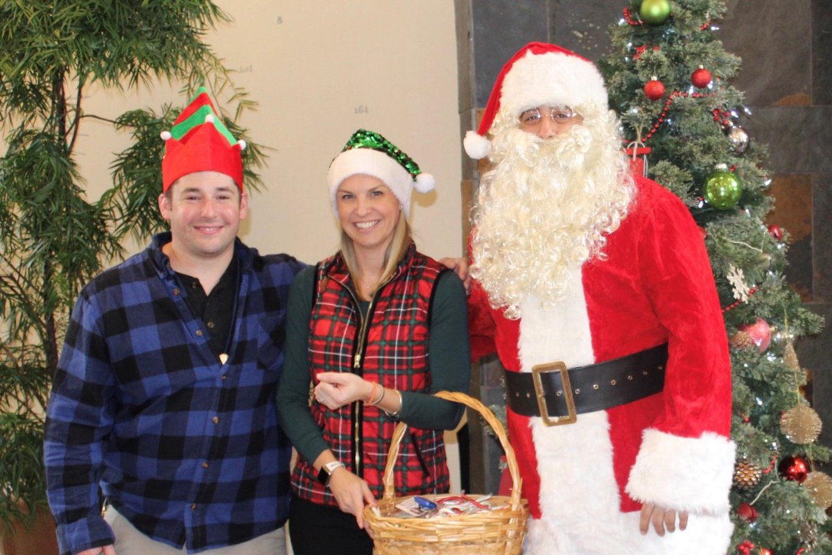 DAClifePRH's tweet photo. A Happy Holiday Season here at @PortsmouthReg 21 Families in need adopted, Santa Visit, Holiday Sweaters and more! #Portsmouthproud @HCAhealthcare https://t.co/mjvOWg4f8P