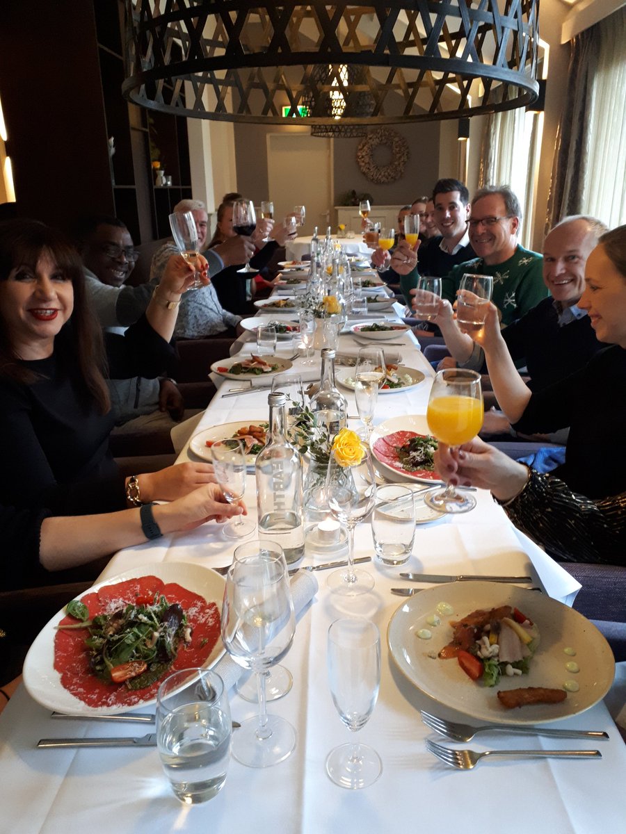 Heerlijke en gezellige kerstlunch met team en stagiaires <a href="/RijnlandNLDU/">Rijnland Instituut</a> bij <a href="/HoteltenCate/">Hotel ten Cate</a> . We wensen iedereen prettige feestdagen en een gezonde start van 2020!