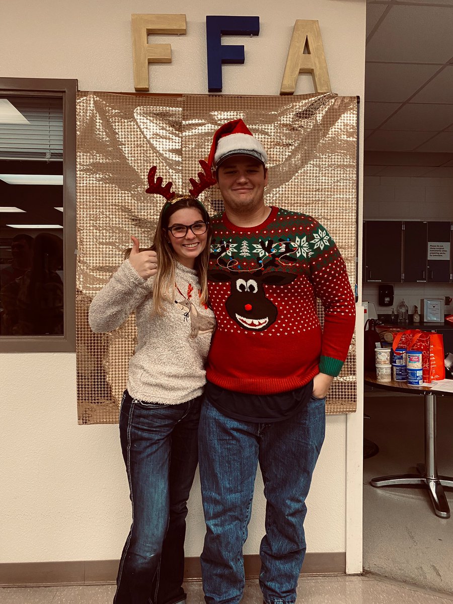 HarmonyFFA's tweet photo. Yesterday we had our December meeting:) It was full of fun and laughter. We had played white elephant story time edition, decorating cookies and had our own photo booth. Thank you to everyone who made it it was a great way to end the year. https://t.co/OsuHdiNyuM